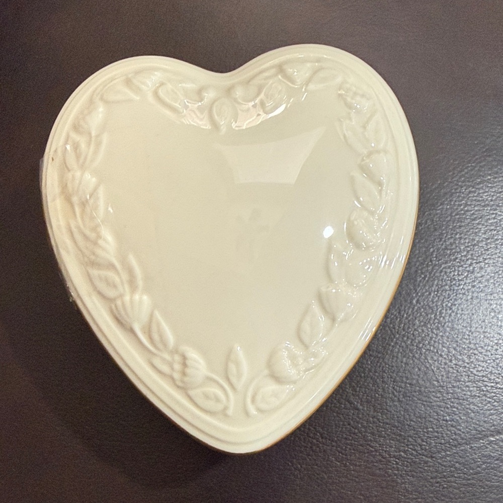 ♥️Lenox Porcelain Heart-Shaped Dish💜